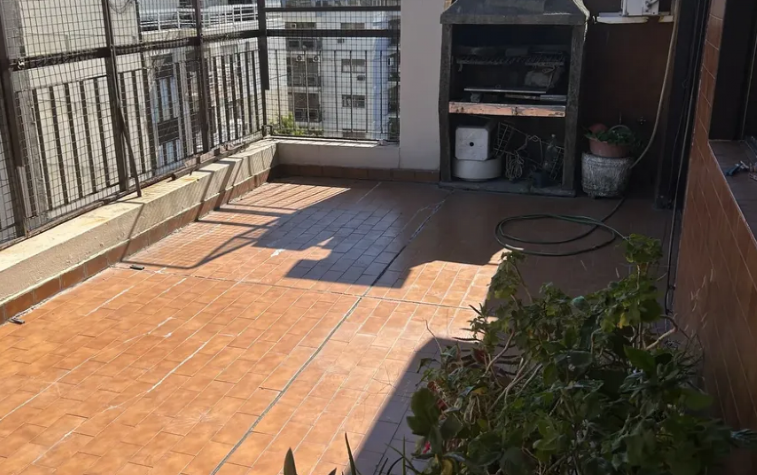 En Venta Depto de 4 amb al frente ,cochera y Baulera en Villa Crespo