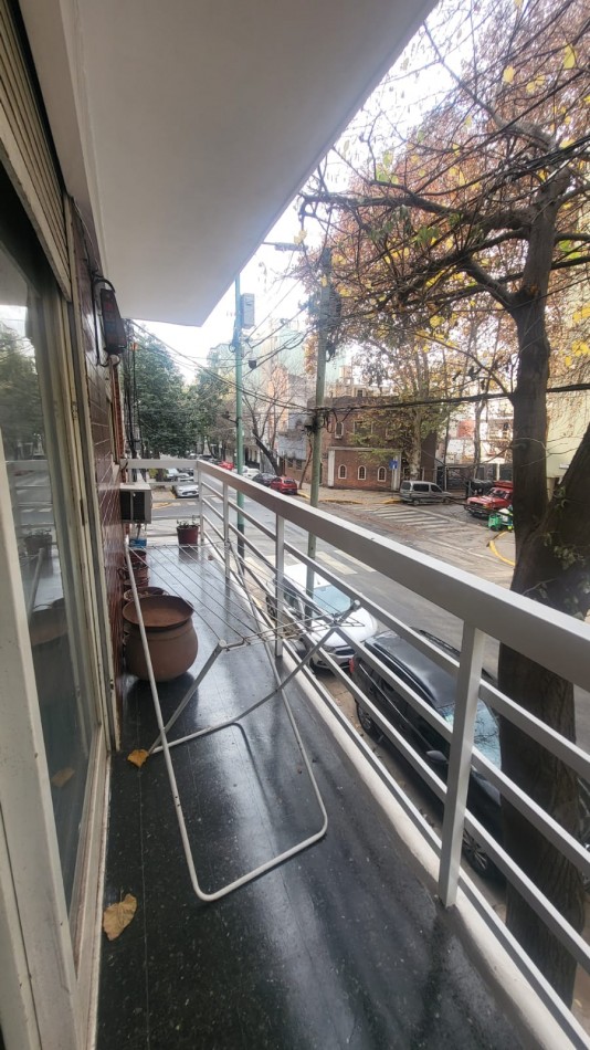 Departamento en Venta 3 ambientes al Frente con Balcon en Caballito