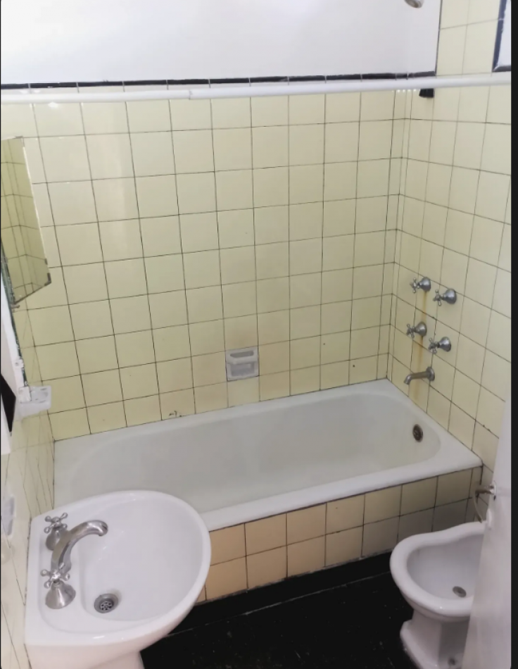 En Venta depto de 2 Amb en caballito
