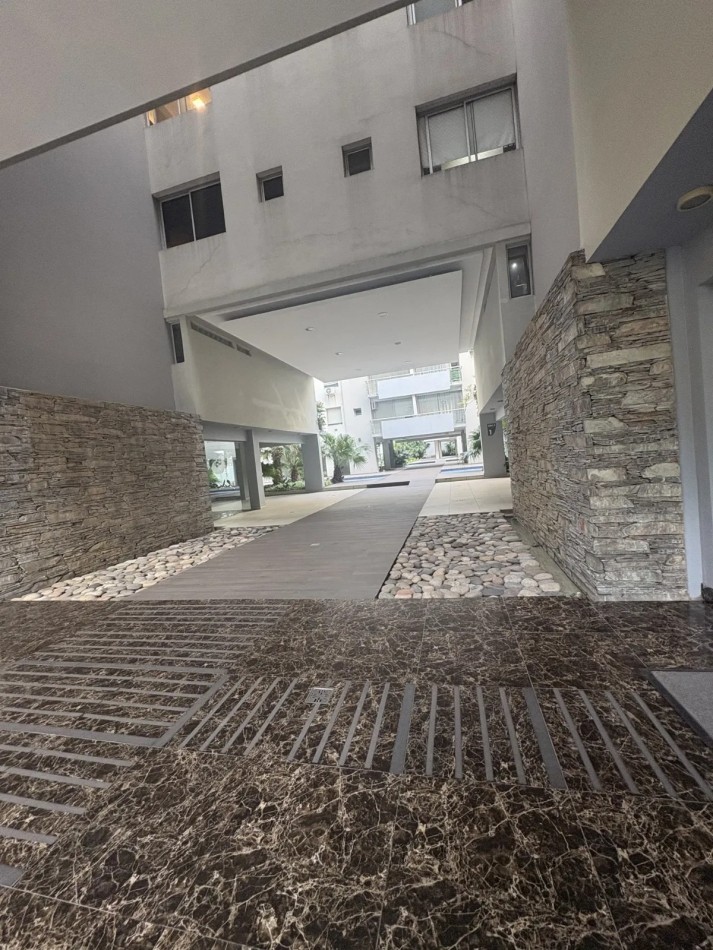 Venta departamento 3 ambientes con cochera en Parque Chacabuco 