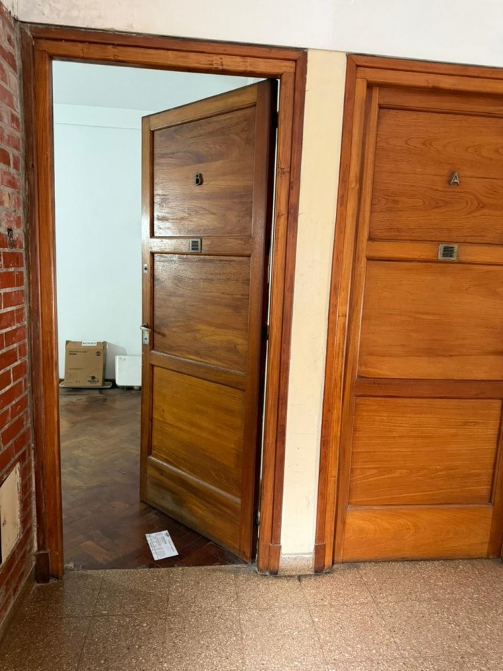 En venta Depto de 3 amb a la calle en Caballito