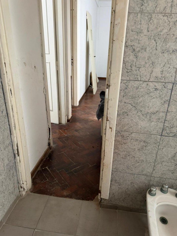 En venta Depto de 3 amb a la calle en Caballito