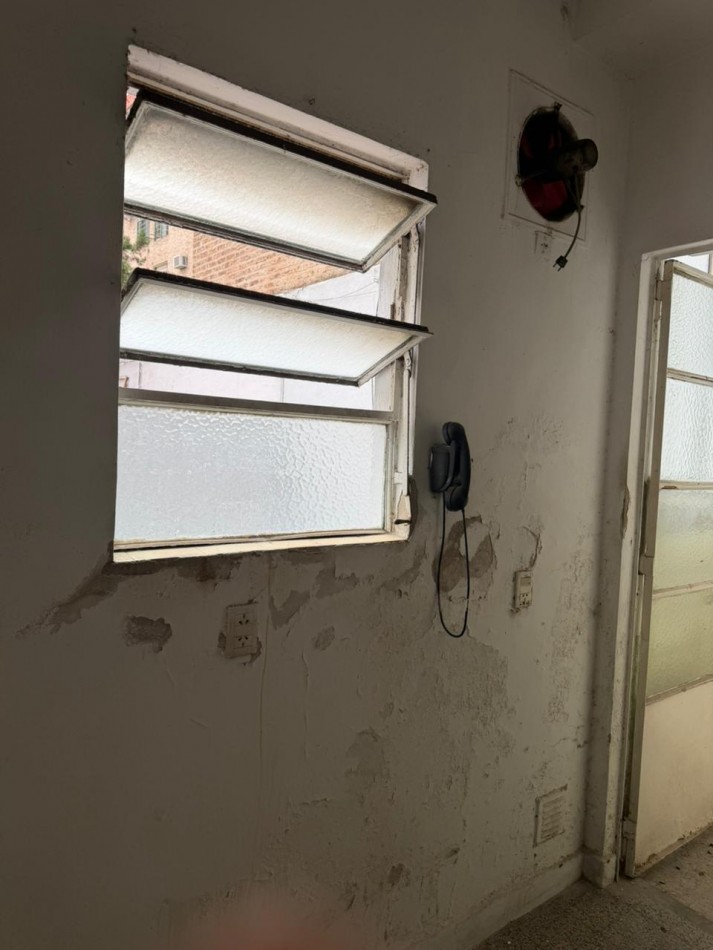 En venta Depto de 3 amb a la calle en Caballito