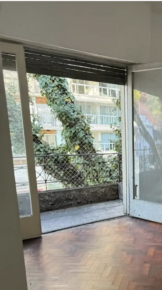 En venta Depto de 3 amb a la calle en Caballito