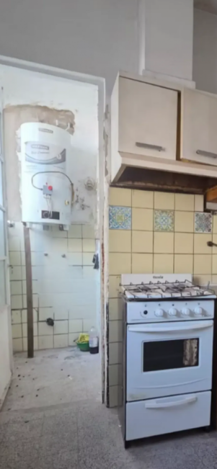 En venta Depto de 3 amb a la calle en Caballito