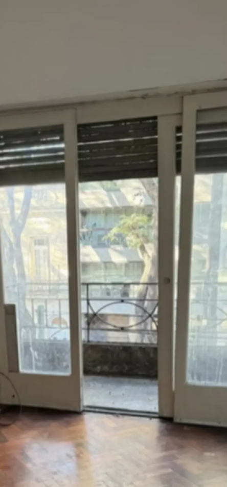 En venta Depto de 3 amb a la calle en Caballito