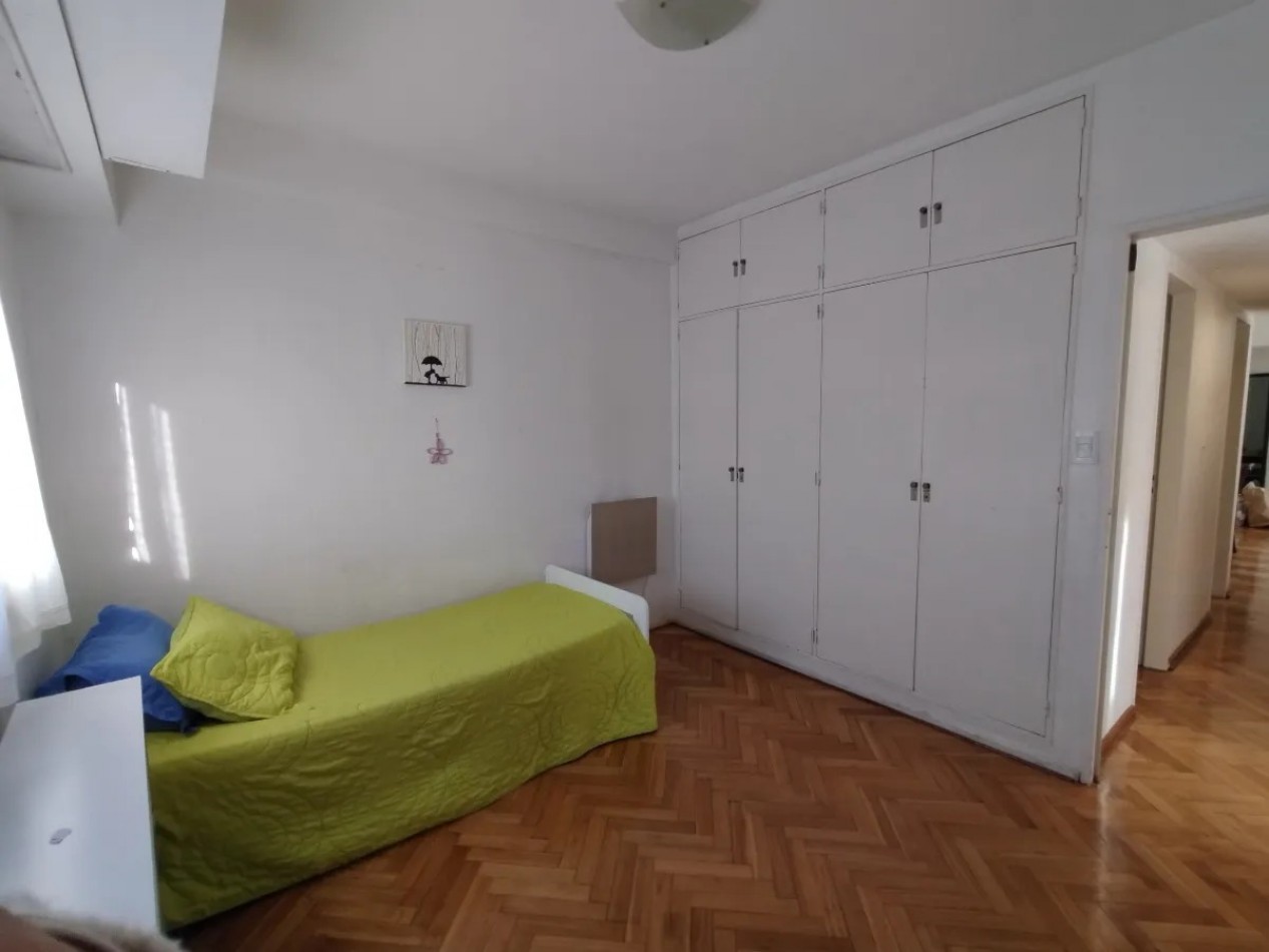 Venta departamento 4 amb con balcon en Recoleta
