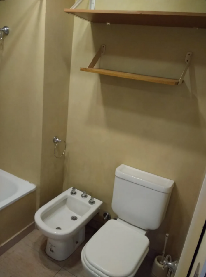 En Venta Monoambiente al frente con Cochera en Saavedra