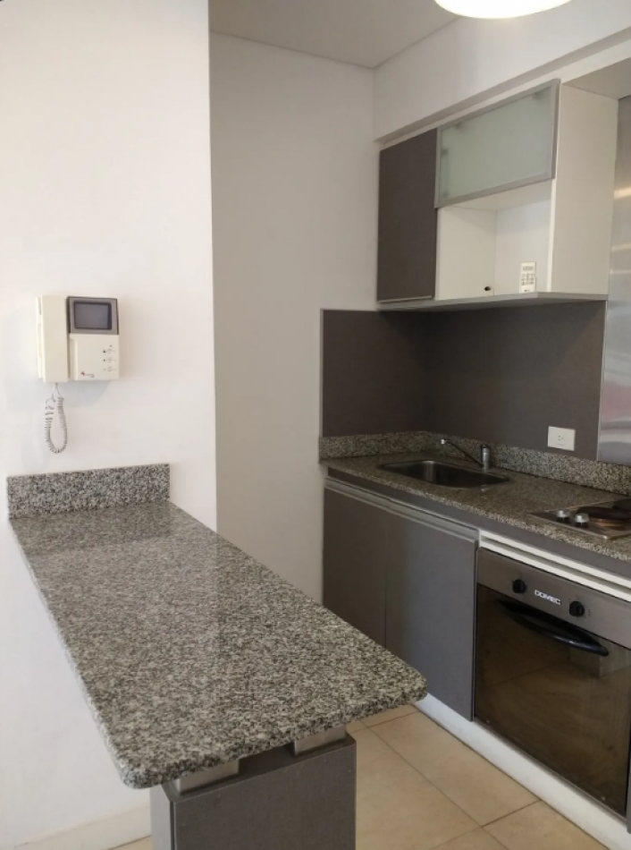 En Venta Monoambiente al frente con Cochera en Saavedra