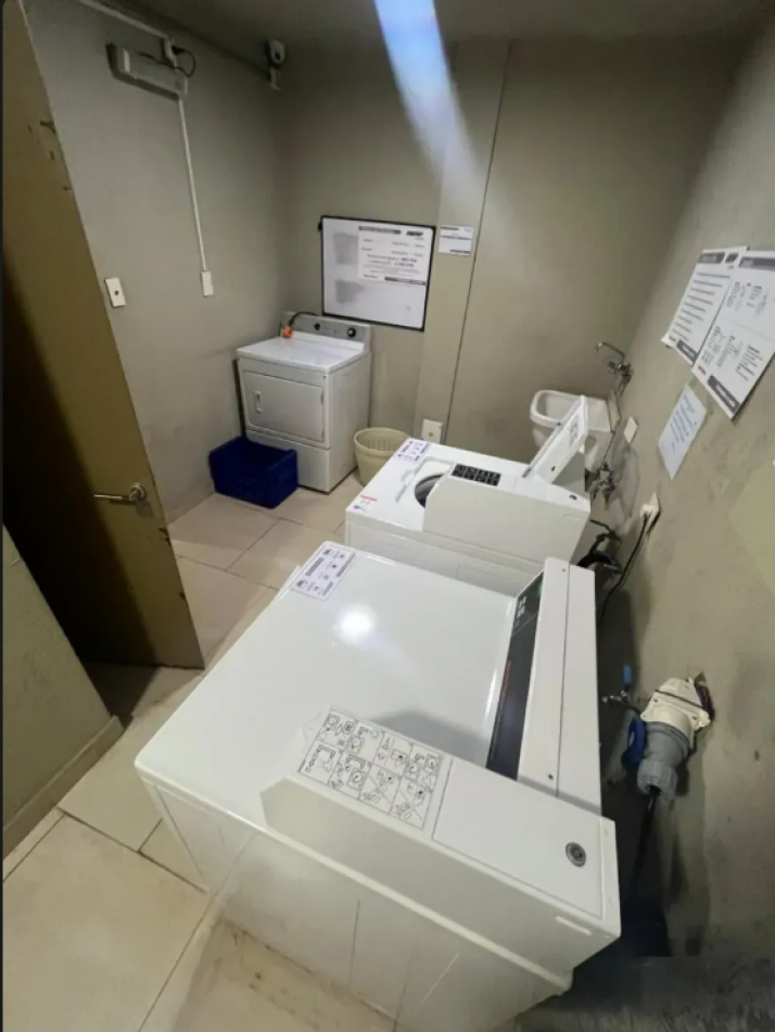 En Venta Monoambiente al frente con Cochera en Saavedra