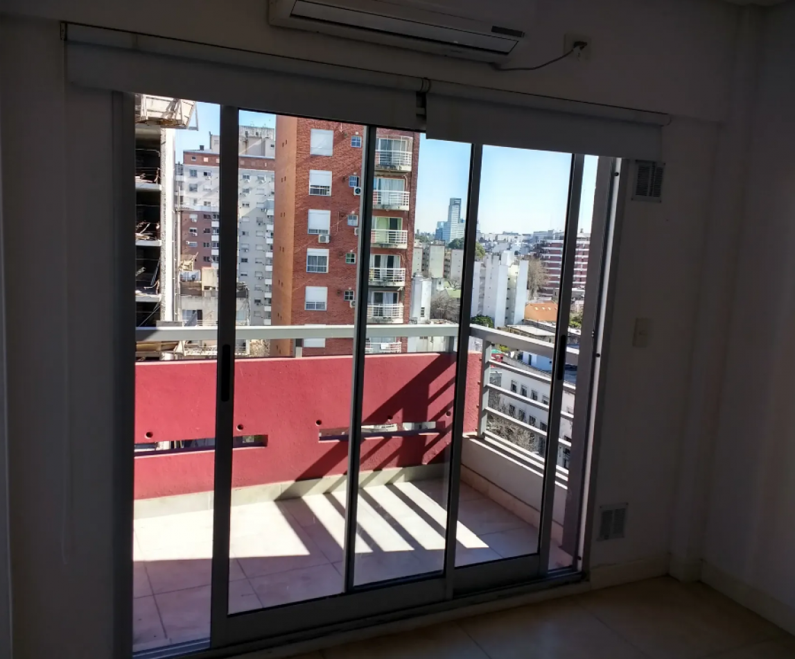 En Venta Monoambiente al frente con Cochera en Saavedra