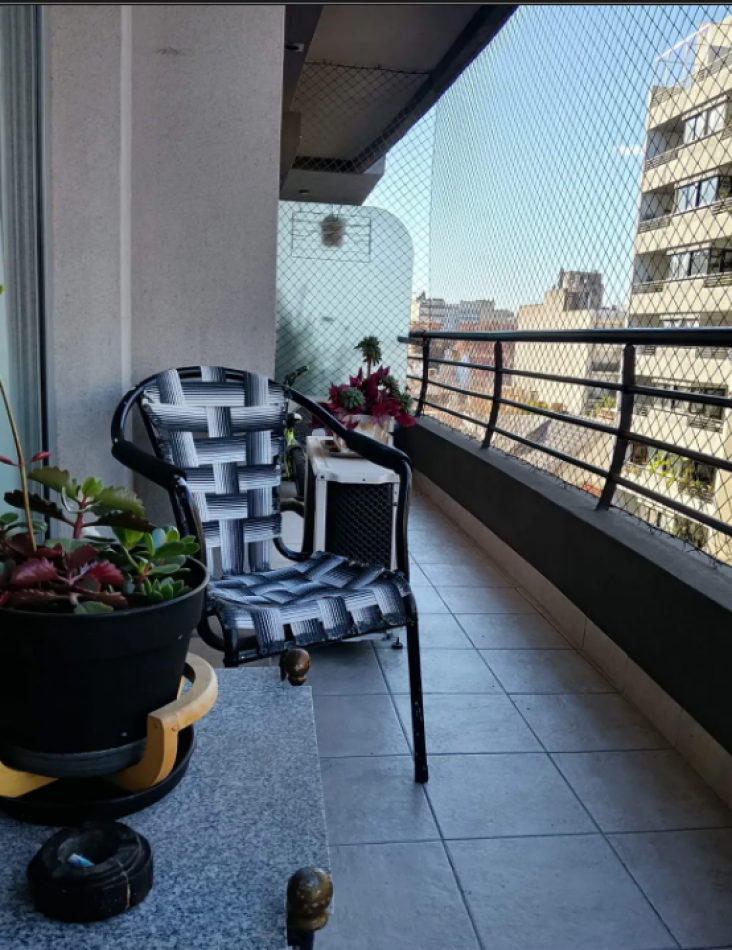 En venta Depto de 2 amb con cochera y Baulera en Parque Chacabuco