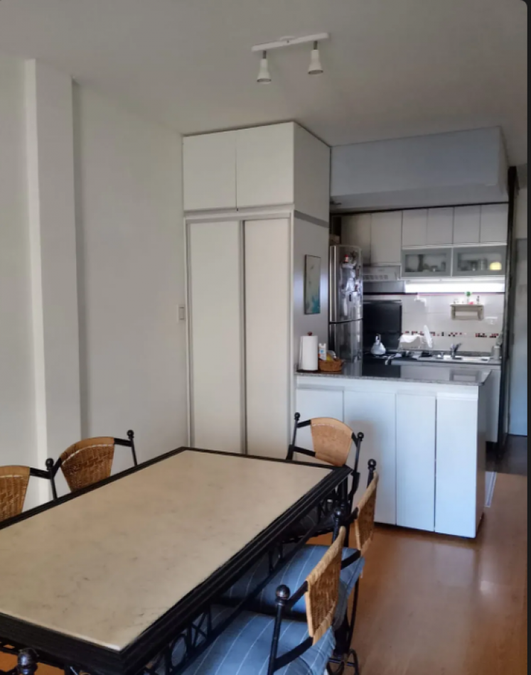 En venta Depto de 2 amb con cochera y Baulera en Parque Chacabuco
