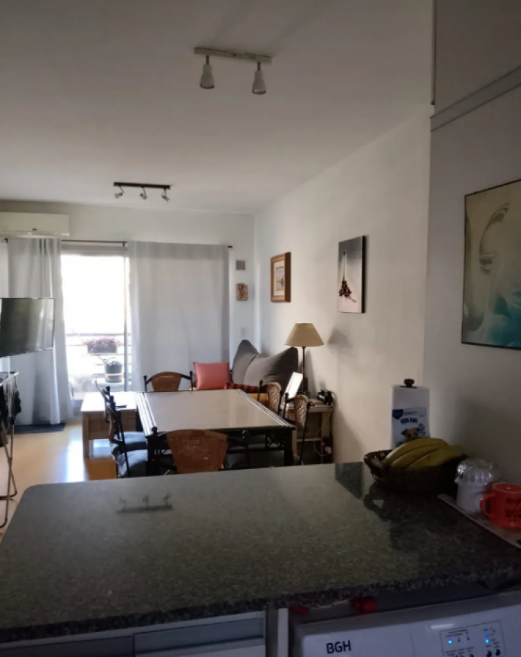 En venta Depto de 2 amb con cochera y Baulera en Parque Chacabuco