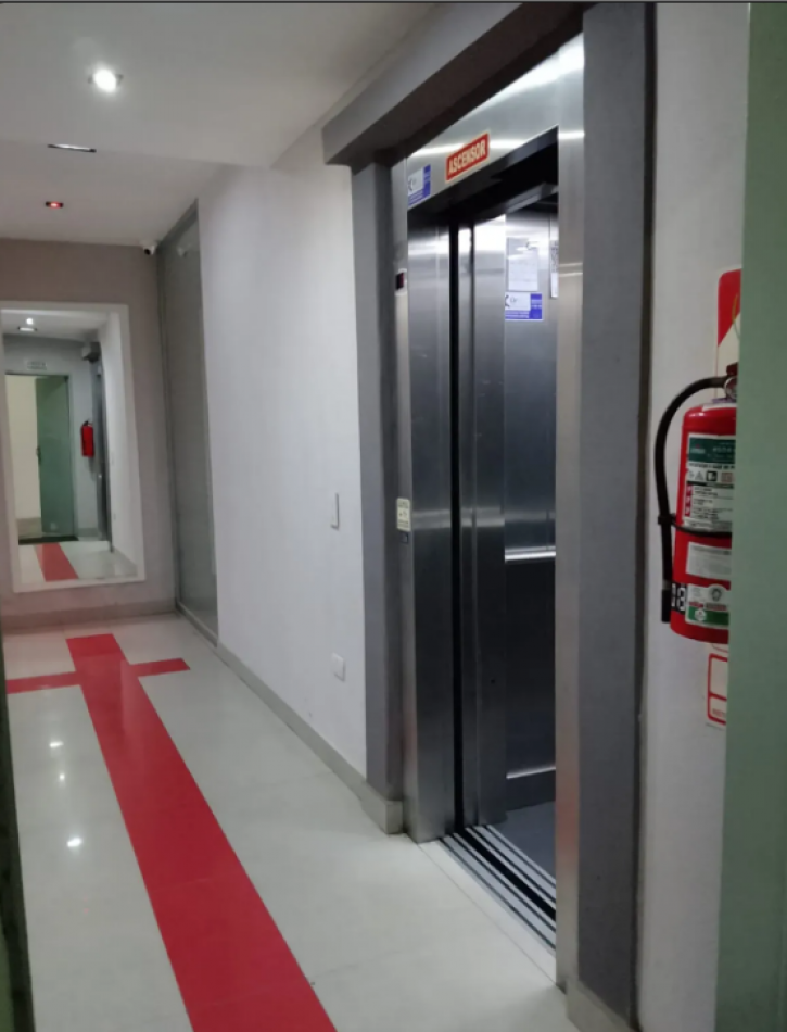 En venta Depto de 2 amb con cochera y Baulera en Parque Chacabuco