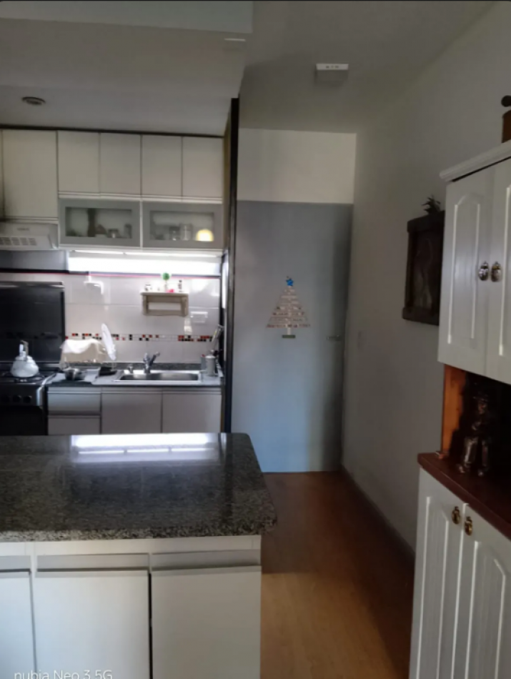 En venta Depto de 2 amb con cochera y Baulera en Parque Chacabuco