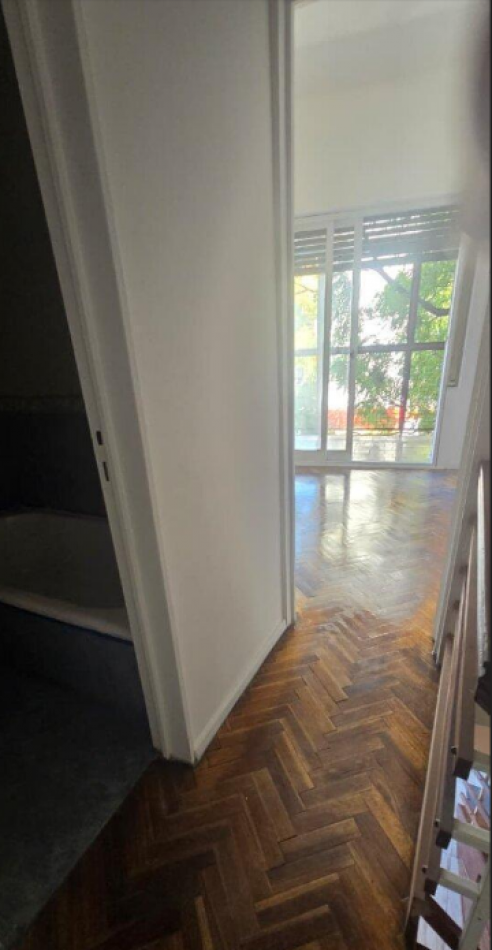 EN VENTA DEPTO DUPLEX 3 AMB EN CABALLITO