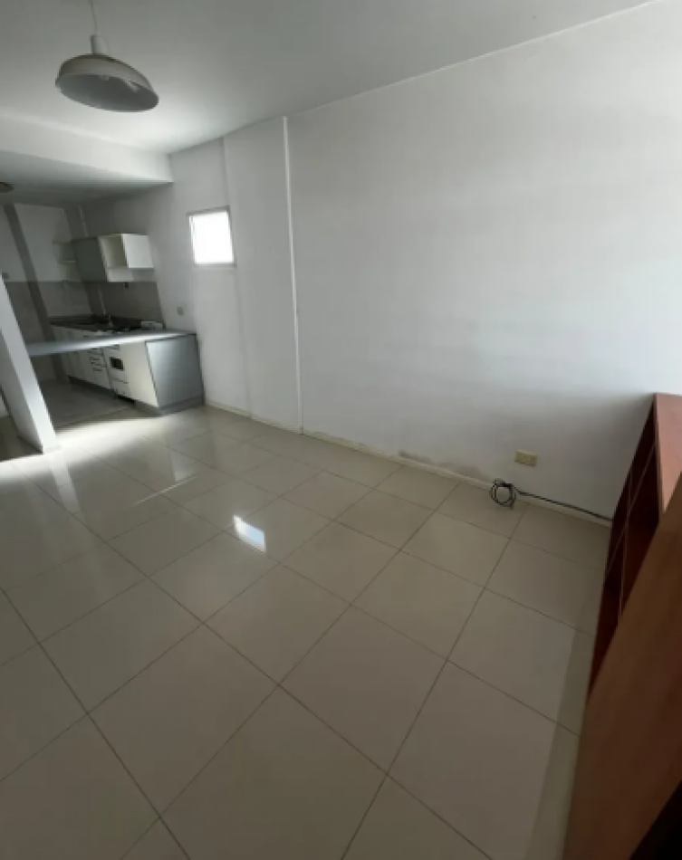 En venta Amplio monoambiente al contrafrente en Flores