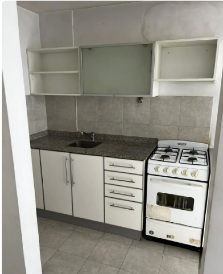 En venta Amplio monoambiente al contrafrente en Flores