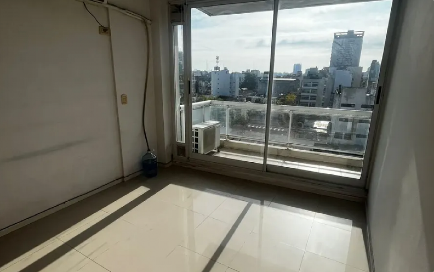 En venta Amplio monoambiente al contrafrente en Flores