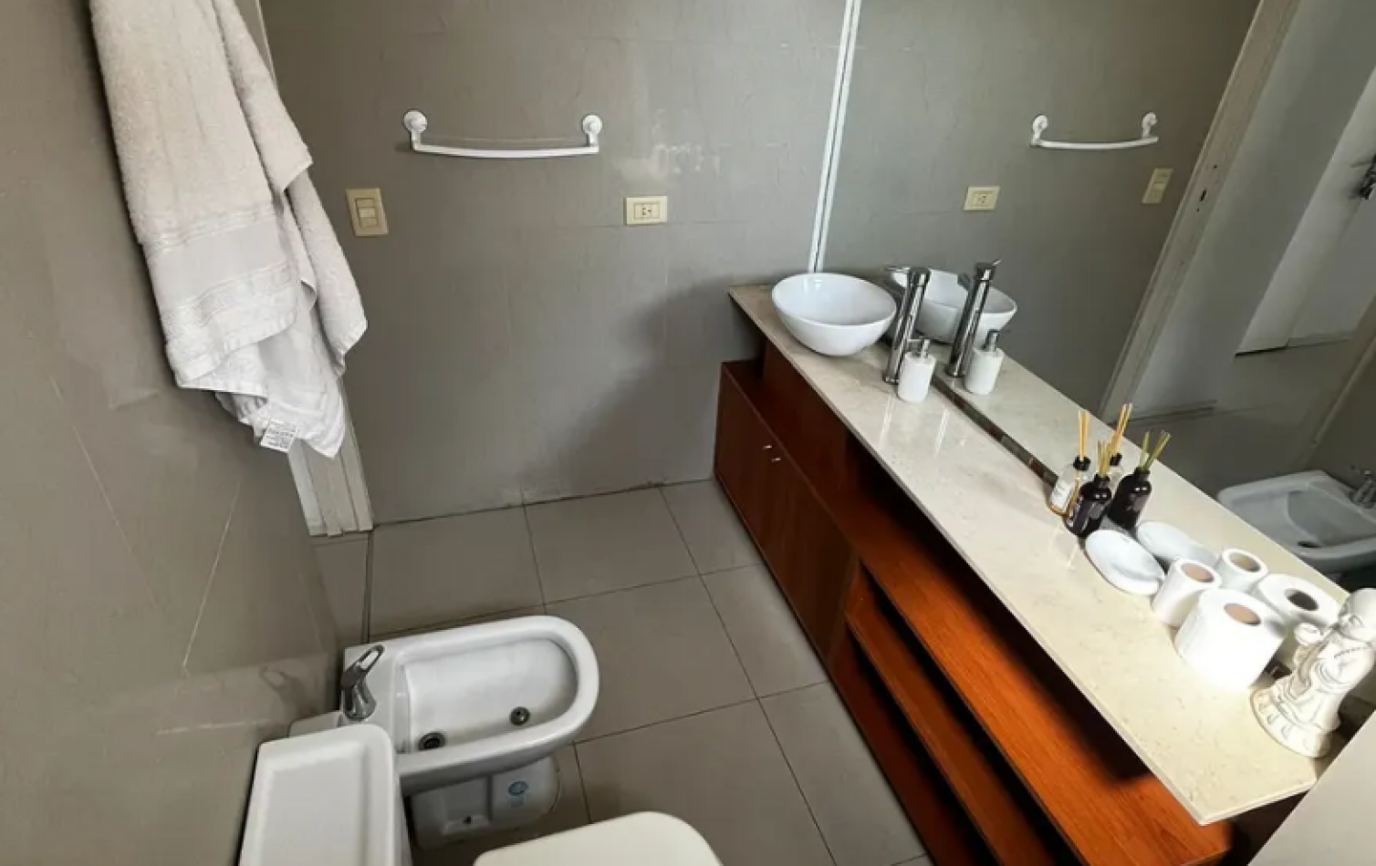 En venta Amplio monoambiente al contrafrente en Flores