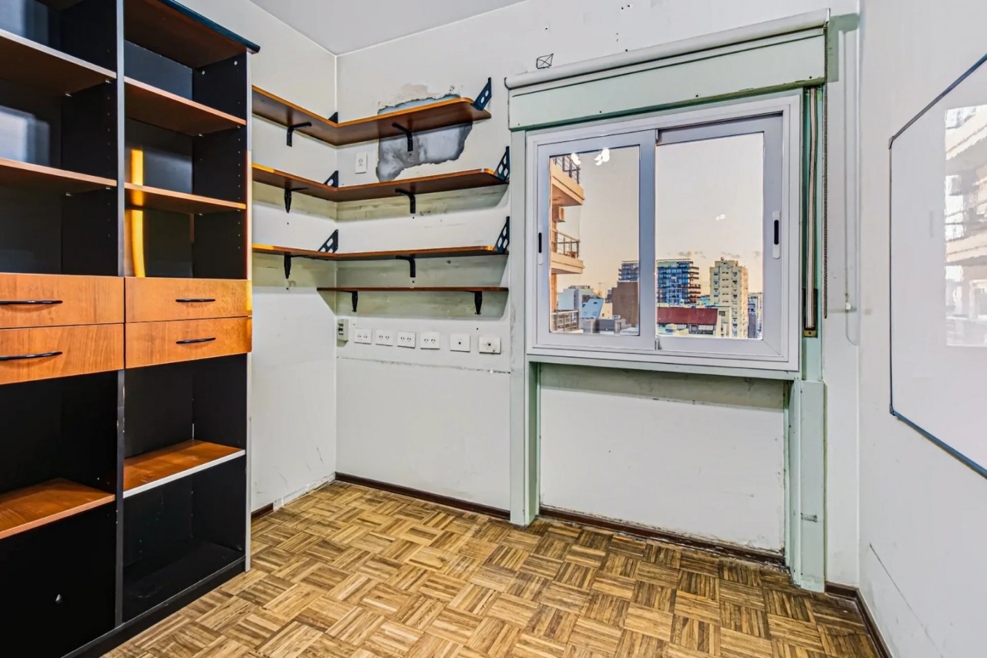 Venta departamento 5 amb con balcon en Alberdi 1600, Caballito