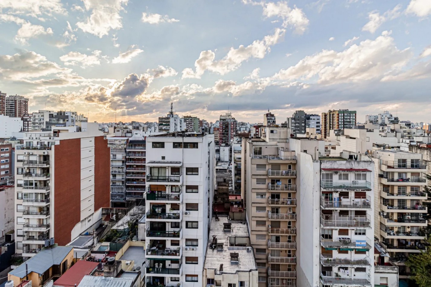 Venta departamento 5 amb con balcon en Alberdi 1600, Caballito