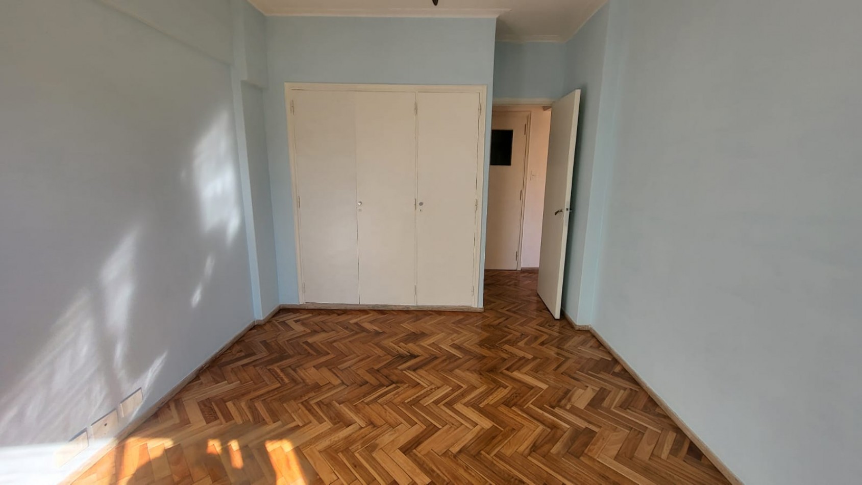 Venta departamento 4 amb con dependencia en Fragata Sarmiento 100, Caballito
