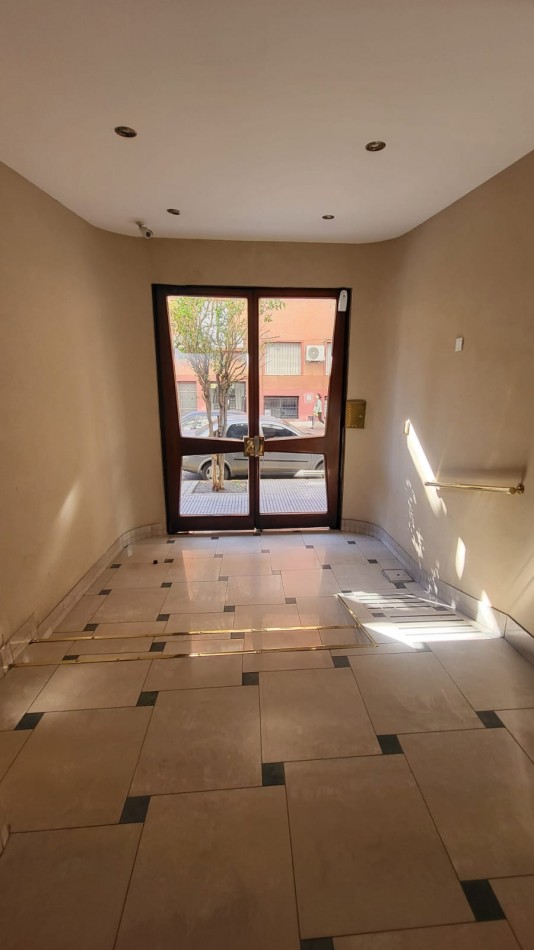 Venta departamento 4 amb con dependencia en Fragata Sarmiento 100, Caballito