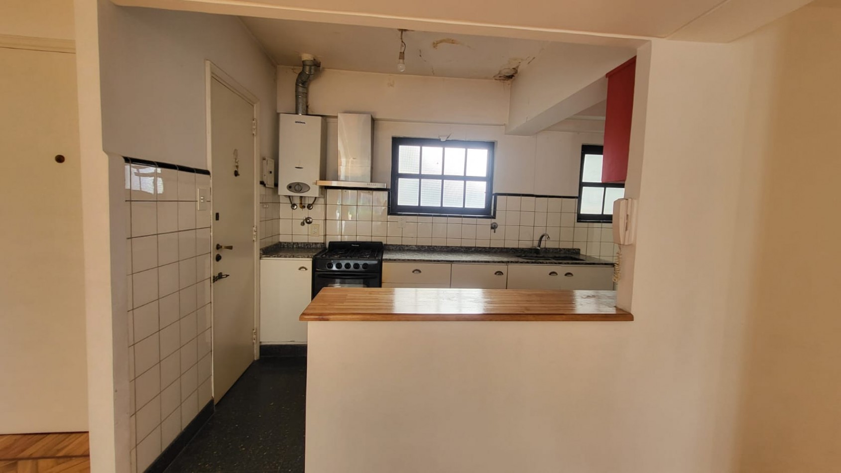 Venta departamento 4 amb con dependencia en Fragata Sarmiento 100, Caballito