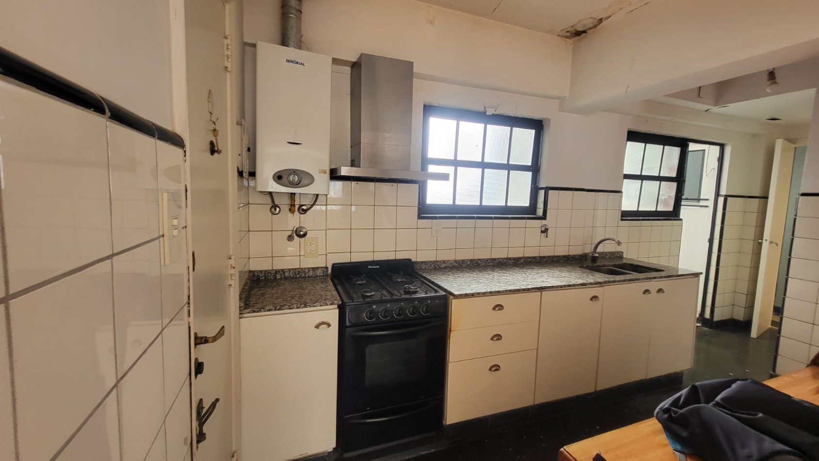 Venta departamento 4 amb con dependencia en Fragata Sarmiento 100, Caballito