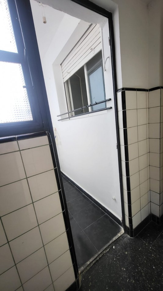 Venta departamento 4 amb con dependencia en Fragata Sarmiento 100, Caballito
