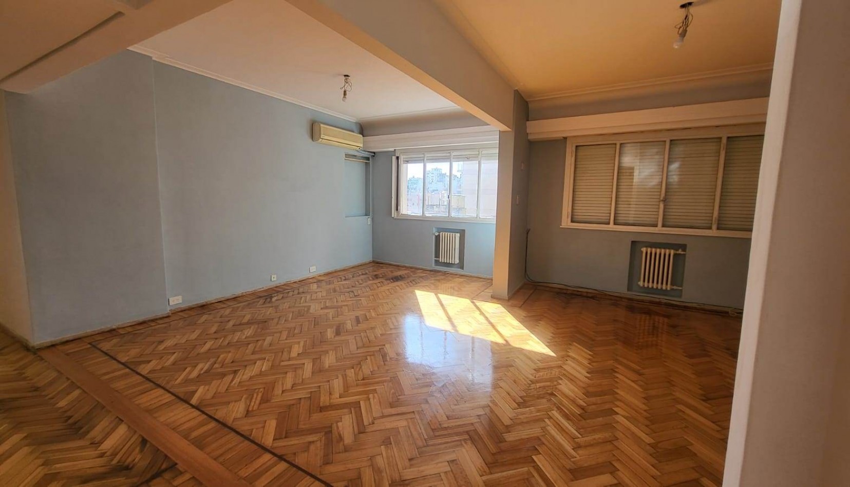 Venta departamento 4 amb con dependencia en Fragata Sarmiento 100, Caballito