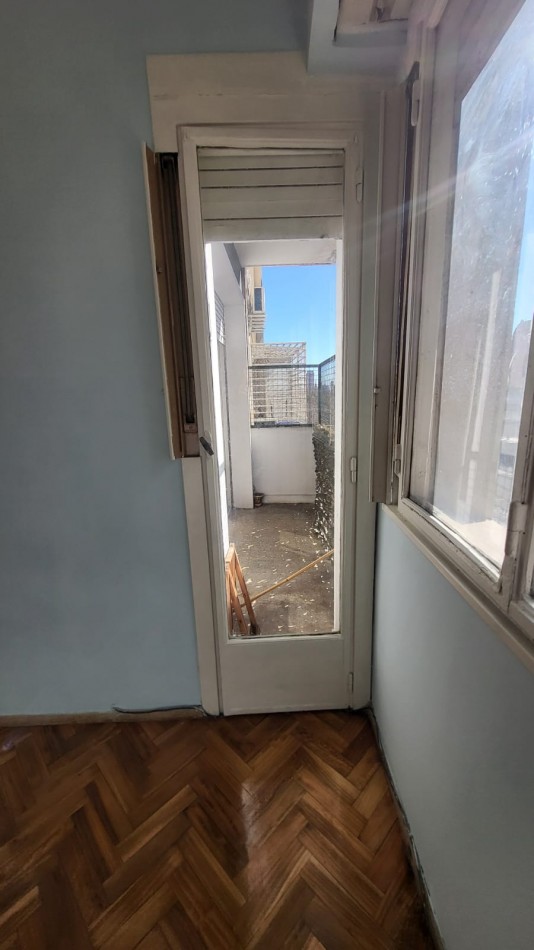 Venta departamento 4 amb con dependencia en Fragata Sarmiento 100, Caballito