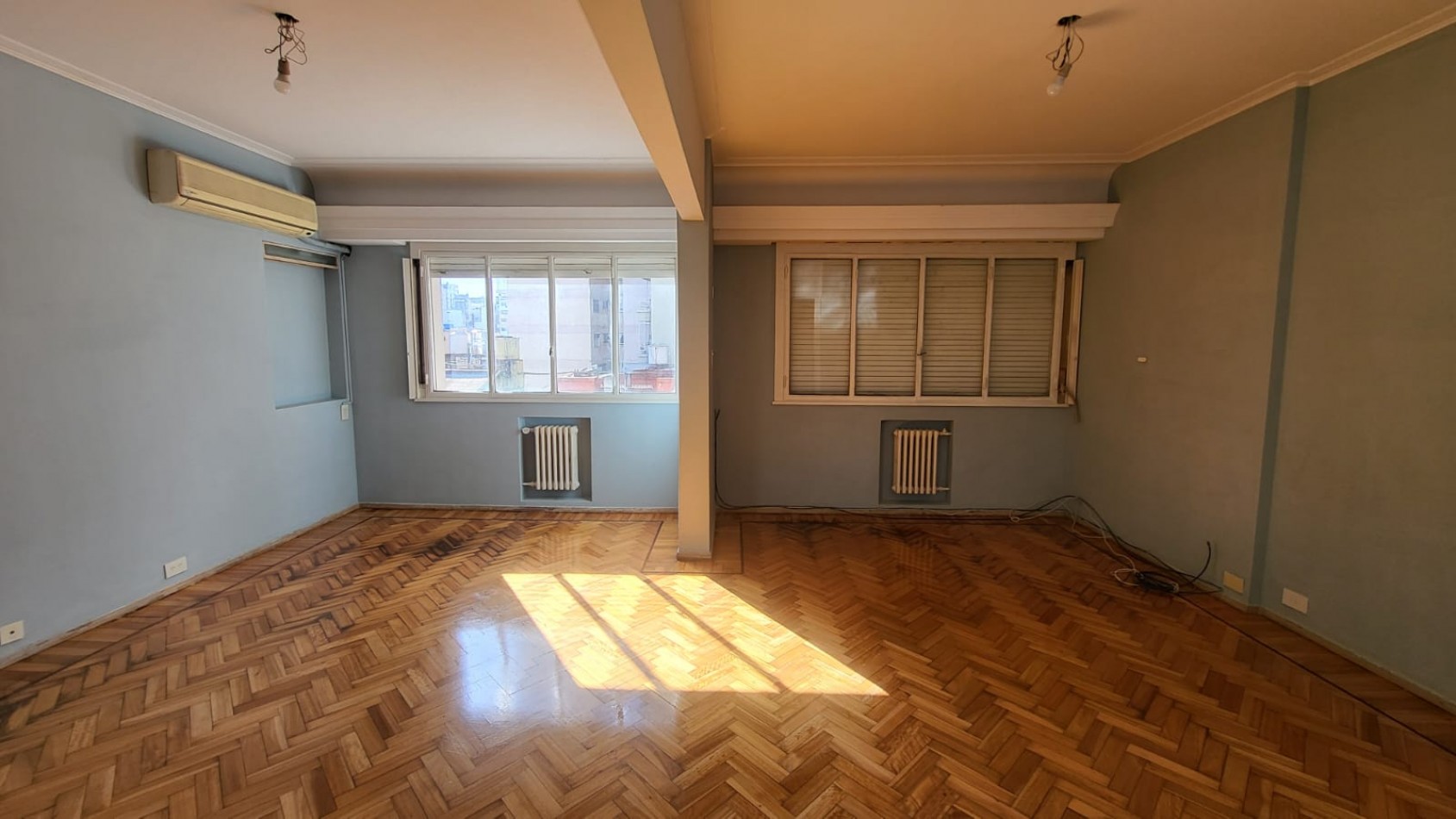 Venta departamento 4 amb con dependencia en Fragata Sarmiento 100, Caballito