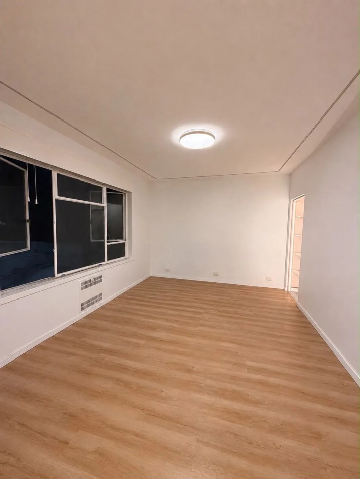 Venta departamento 2 amb refaccionado en Azcuenaga 1000, Recoleta