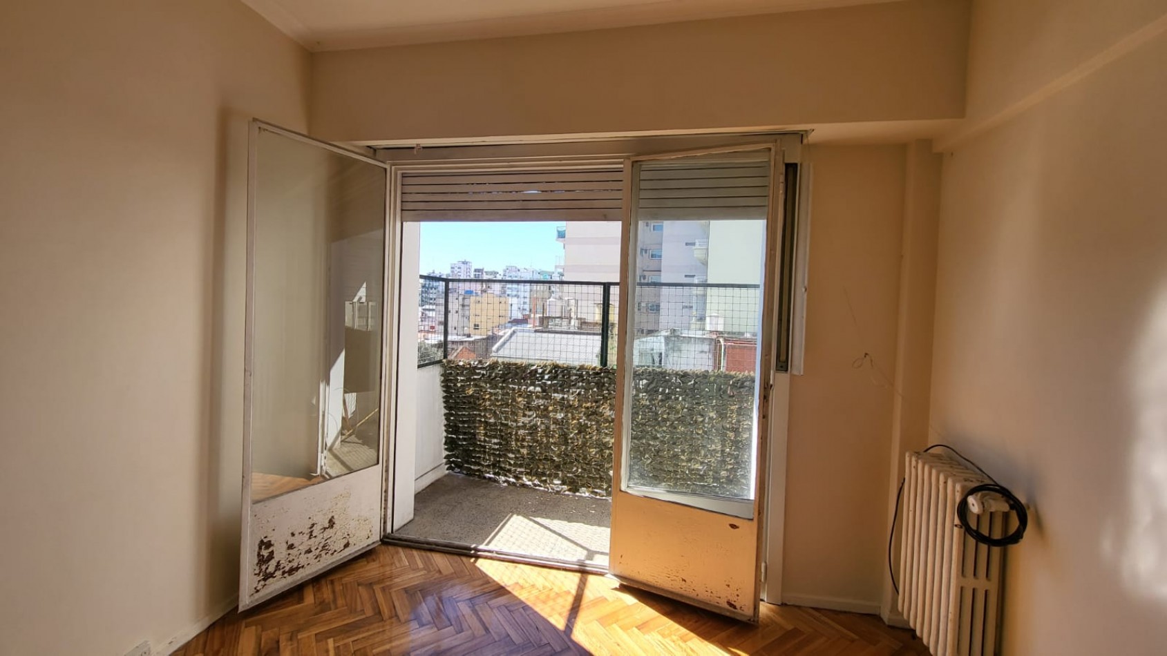 Venta departamento 4 amb con dependencia en Fragata Sarmiento 100, Caballito