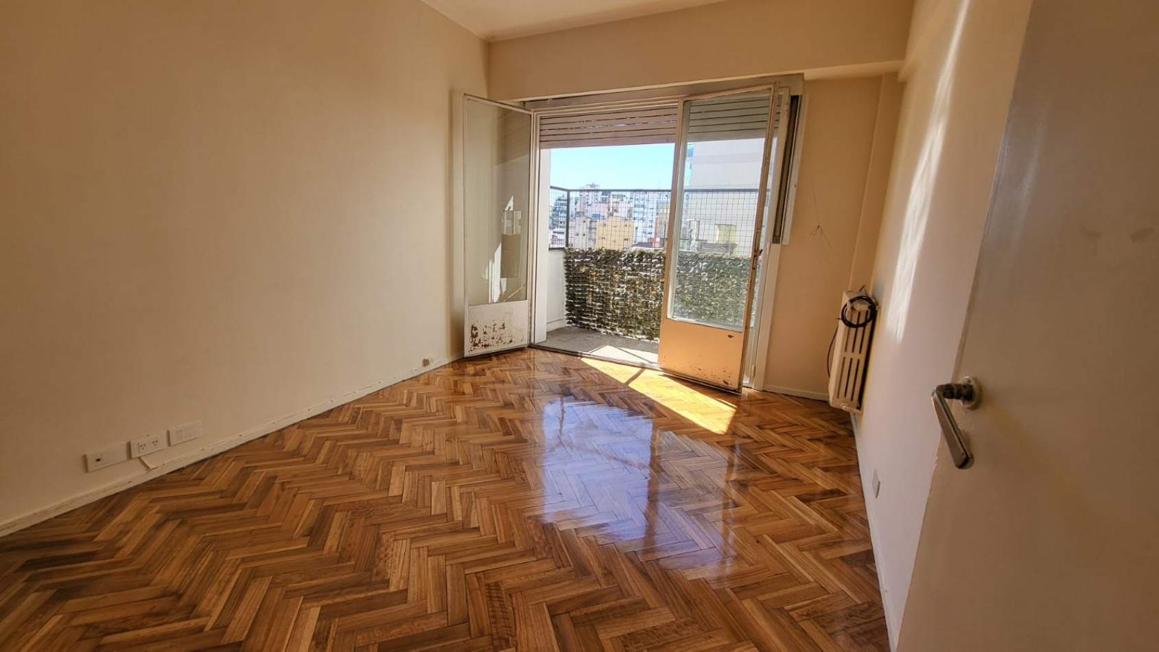 Venta departamento 4 amb con dependencia en Fragata Sarmiento 100, Caballito