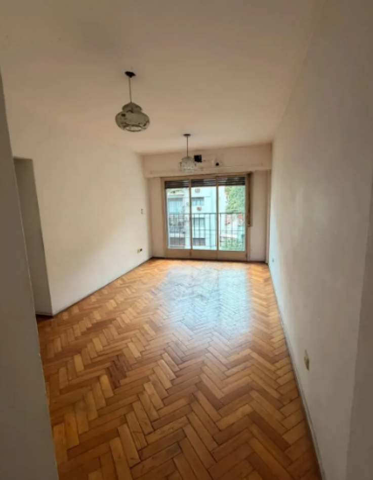 Oportunidad Inversor A Refaccionar 3 Amb Con Balcon Al Frente 76 M2 Sobre Av Avellaneda Flores