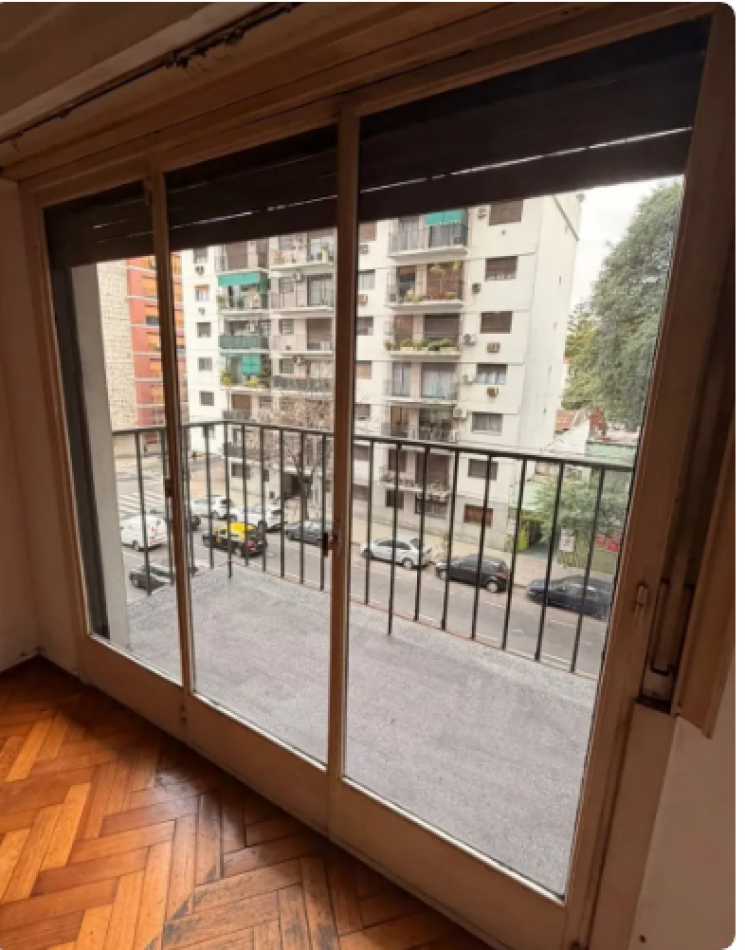 Oportunidad Inversor A Refaccionar 3 Amb Con Balcon Al Frente 76 M2 Sobre Av Avellaneda Flores