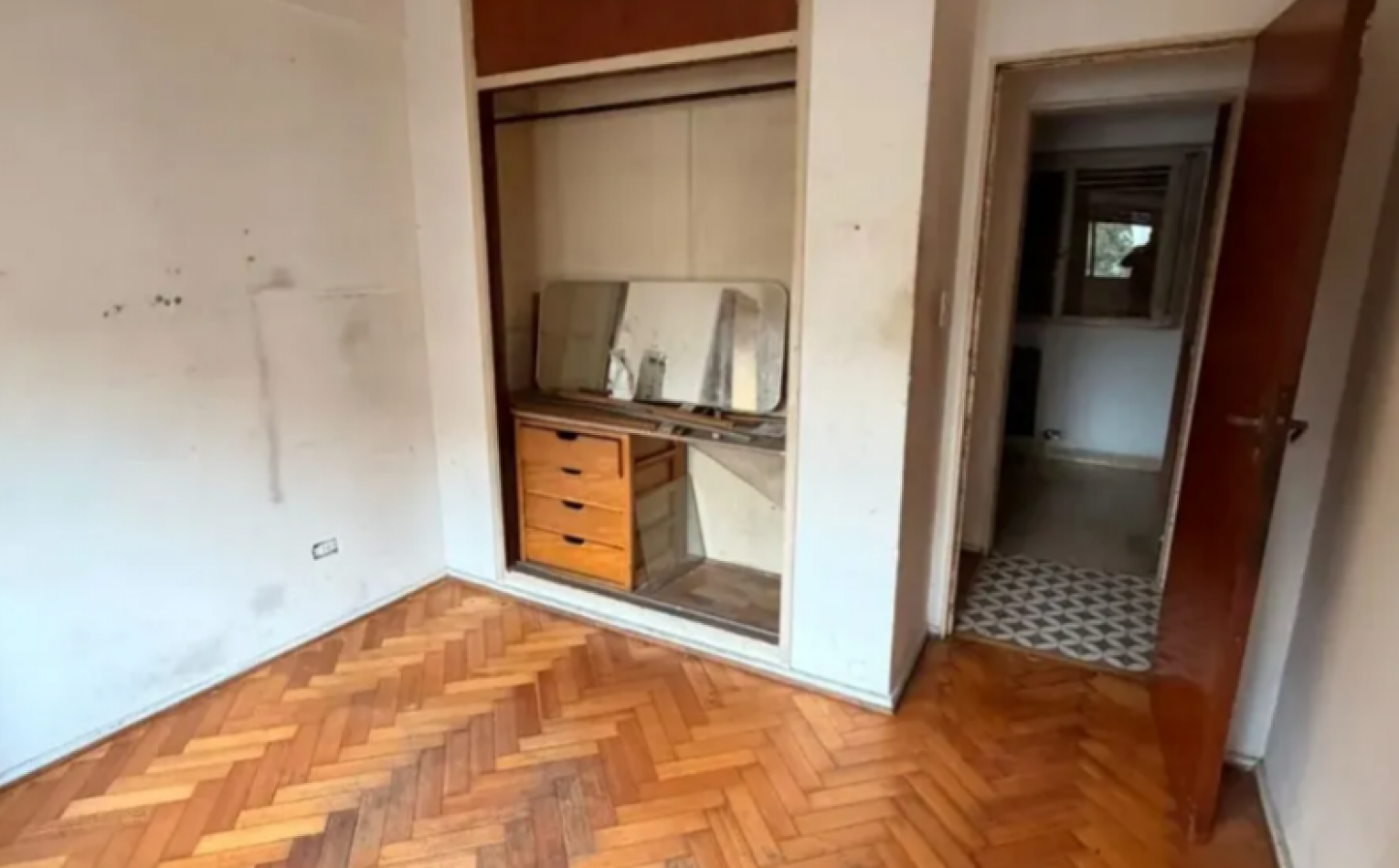 Oportunidad Inversor A Refaccionar 3 Amb Con Balcon Al Frente 76 M2 Sobre Av Avellaneda Flores