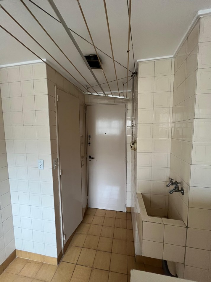 Venta departamento 3 amb con cochera en Av La Plata 600, Caballito