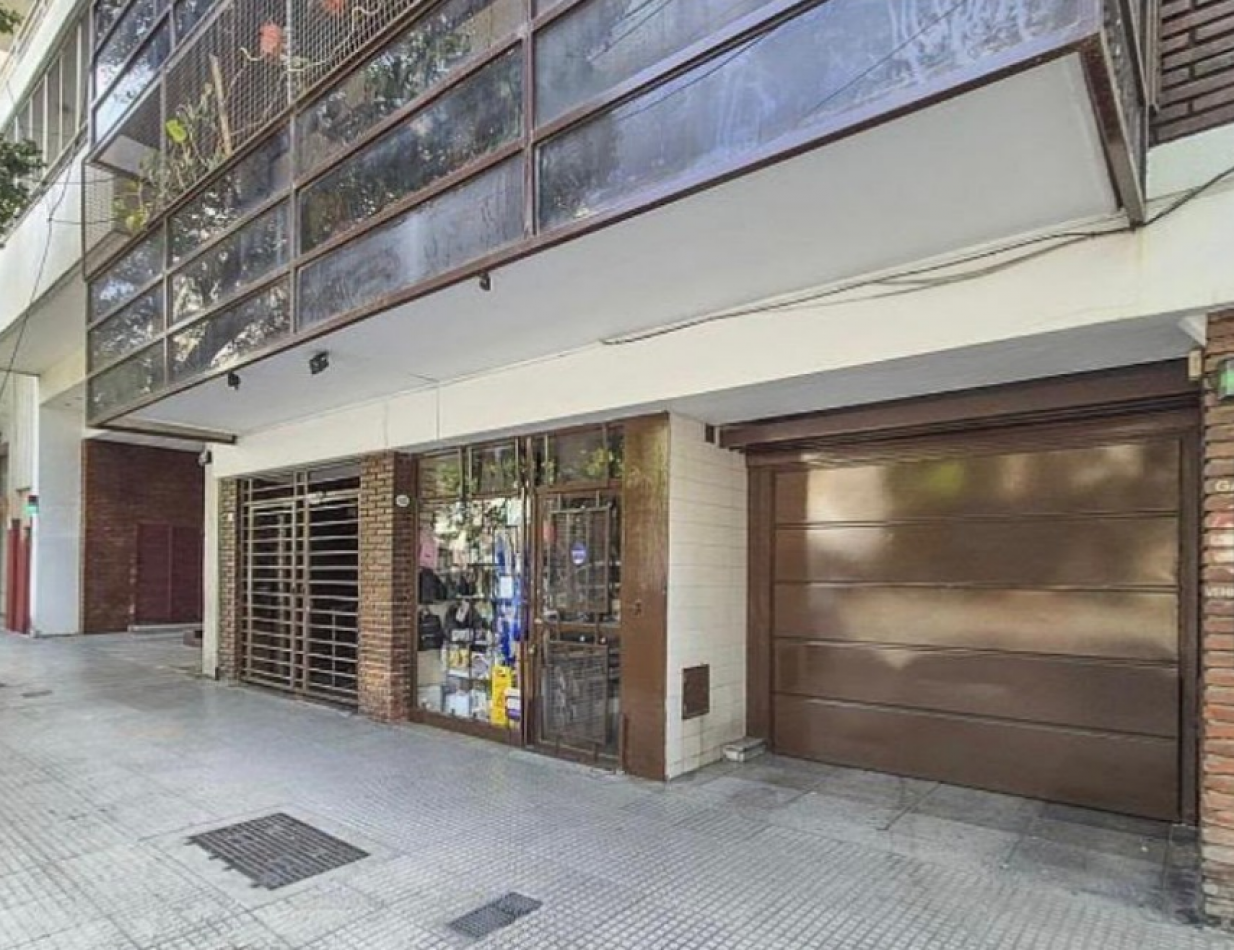 Venta departamento 3 amb con cochera en Av La Plata 600, Caballito