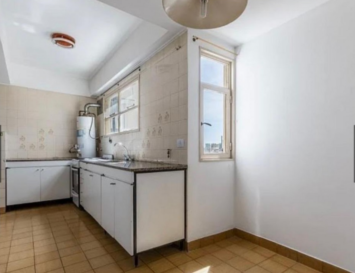 Venta departamento 3 amb con cochera en Av La Plata 600, Caballito