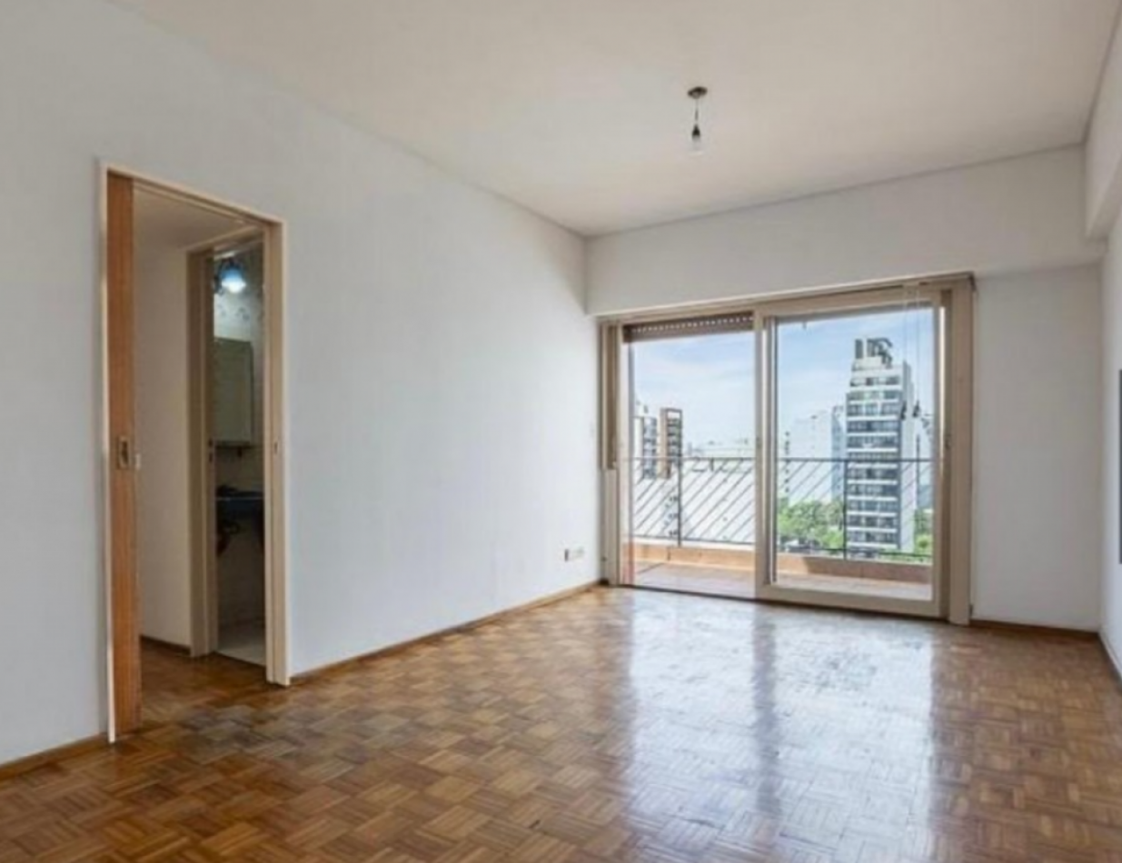 Venta departamento 3 amb con cochera en Av La Plata 600, Caballito