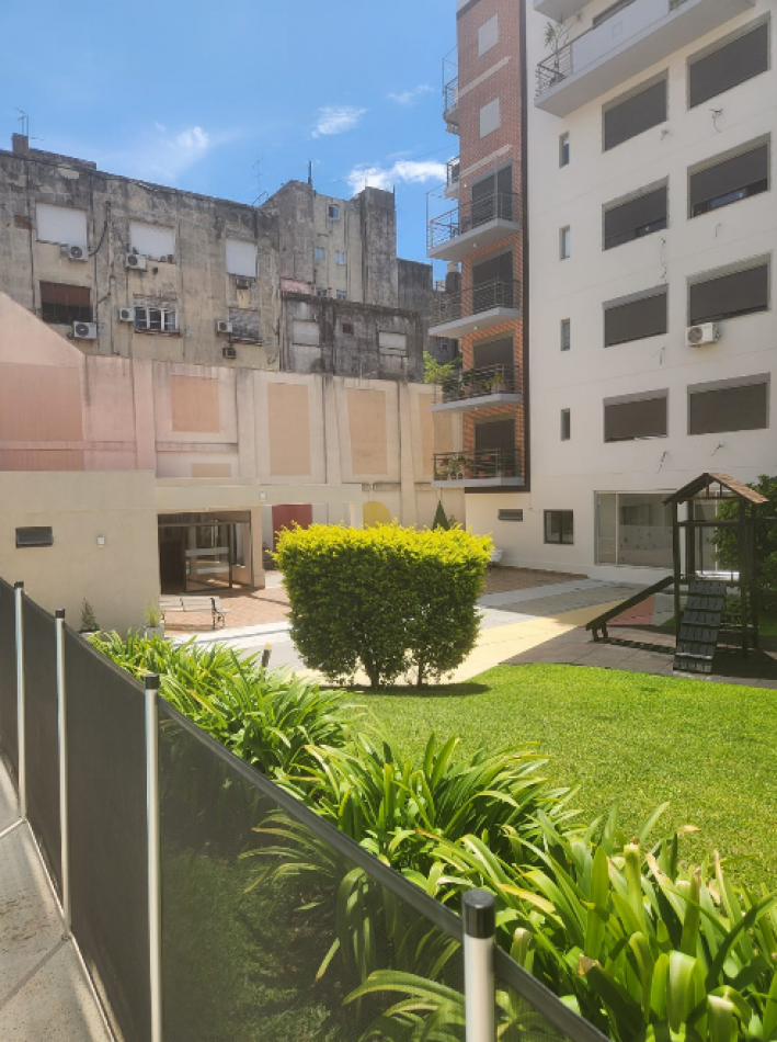 Venta semipiso 7 amb con cochera en torre de categoria Almagro