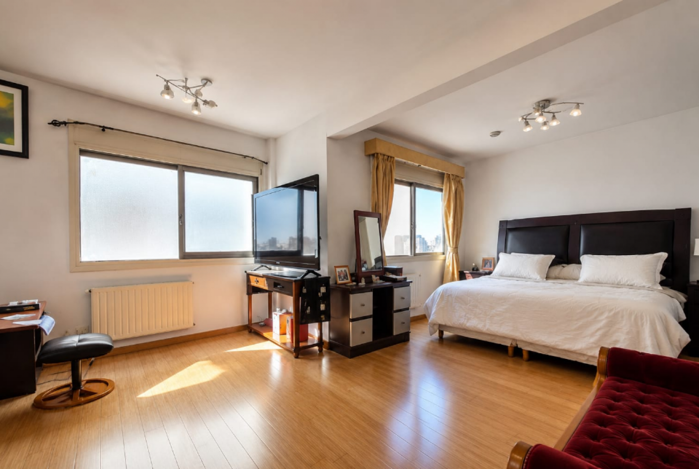 Venta semipiso 7 amb con cochera en torre de categoria Almagro