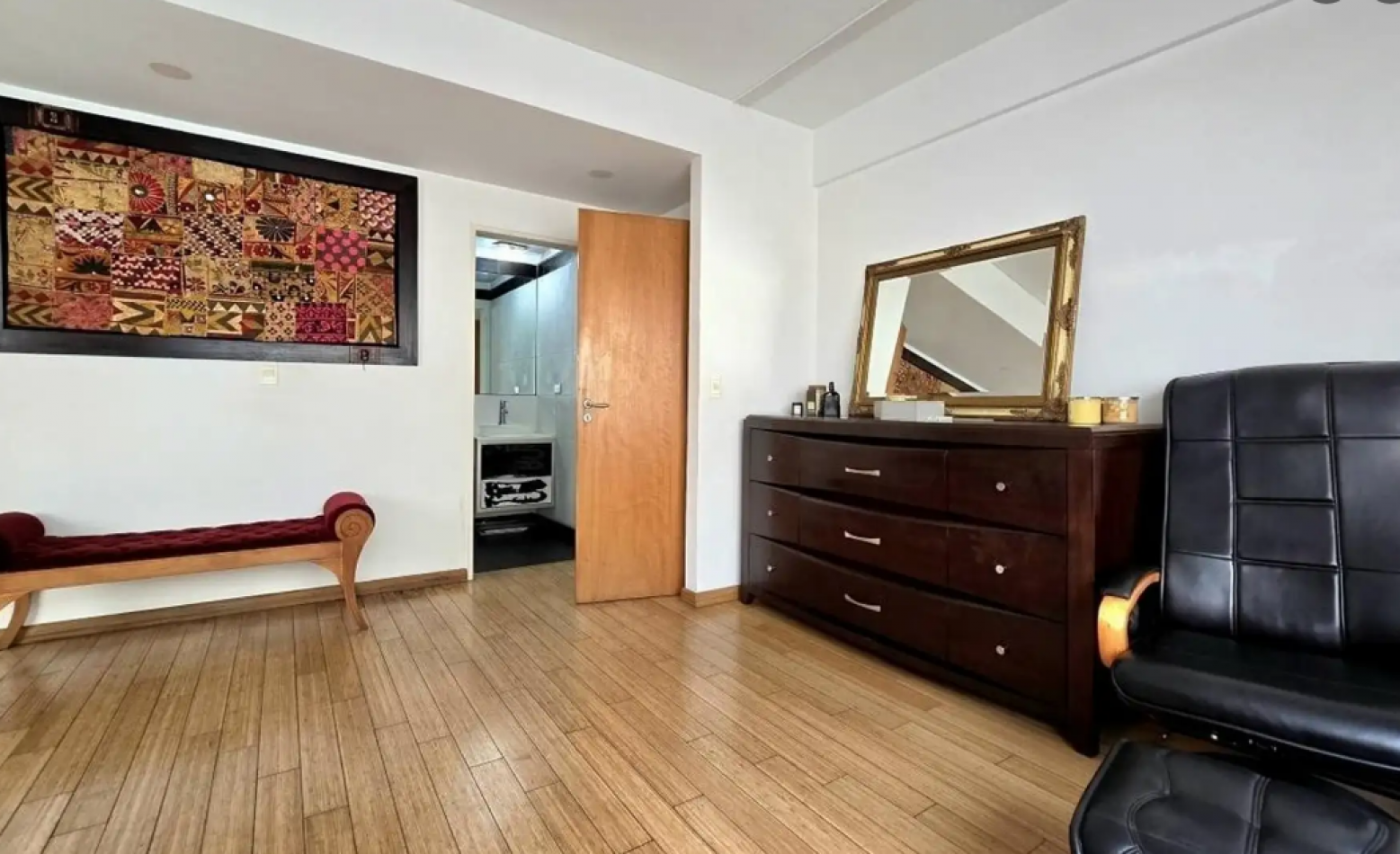 Venta semipiso 7 amb con cochera en torre de categoria Almagro