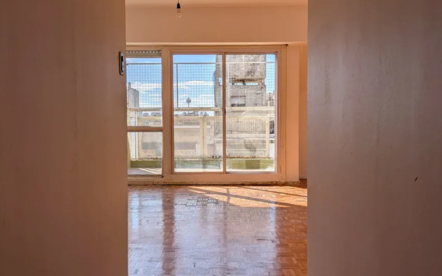 En venta Depto de 3 amb al frente con Balcon y Baulera en Balvanera