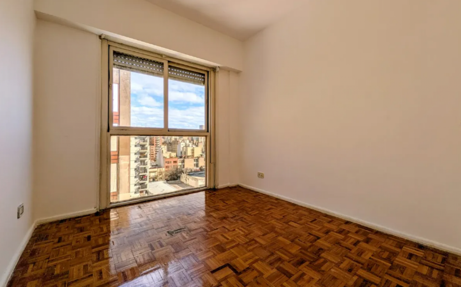 En venta Depto de 3 amb al frente con Balcon y Baulera en Balvanera